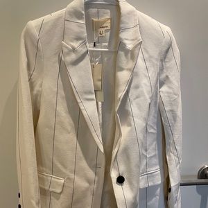 TheKorner 2 piece white suit, size 04, NWT